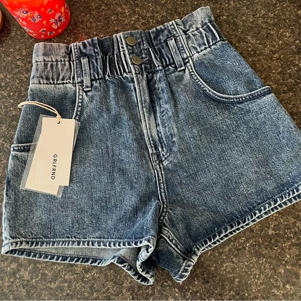 NWT Grlfrnd Amara‎ Shorts in call my name women’s 25